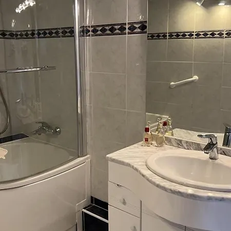 Apartamento Hyeres, 3 Pieces, 4 Personnes - Fr-1-335-195
